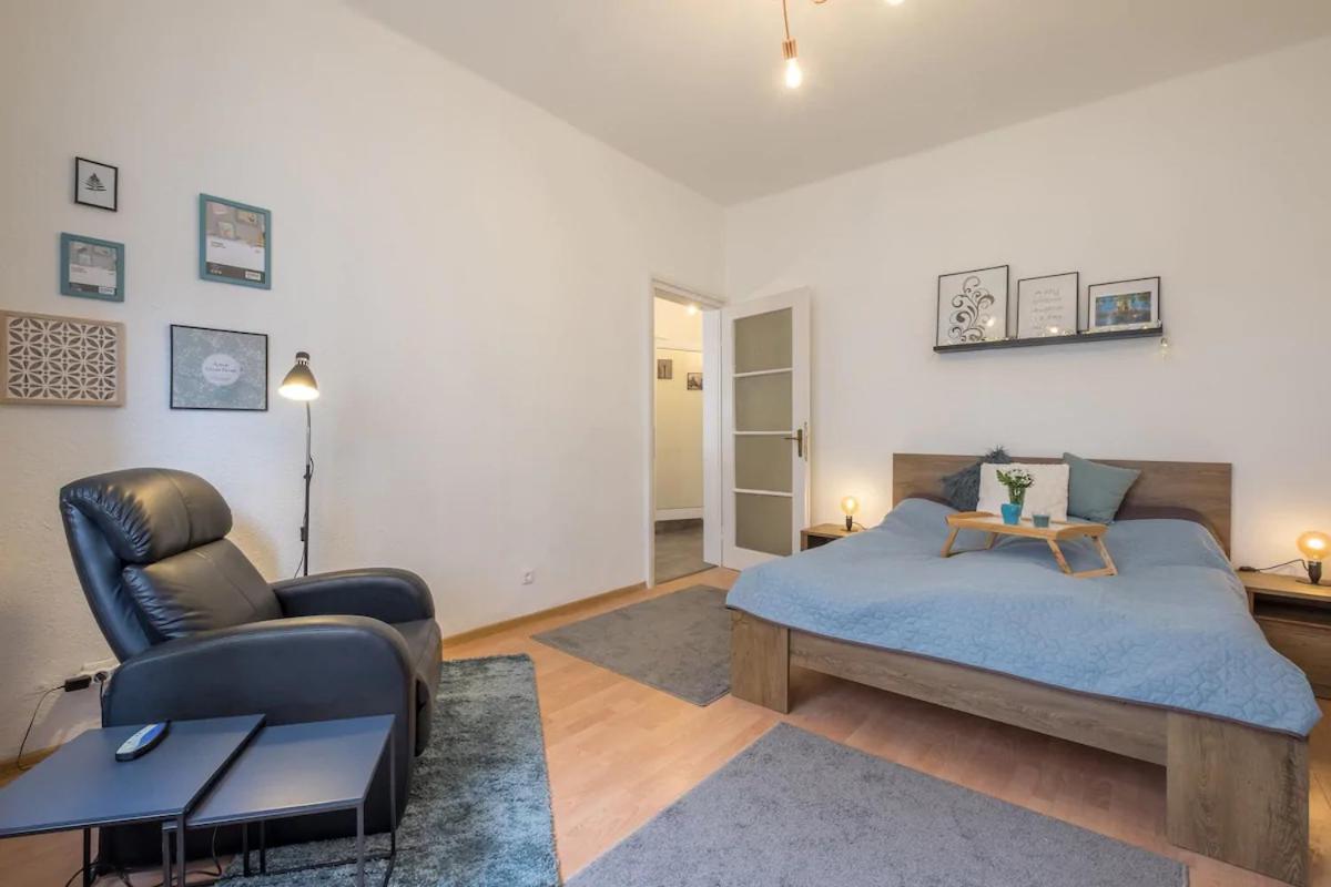 Stay And Play - Foosball And Comfort Sofia Exterior foto