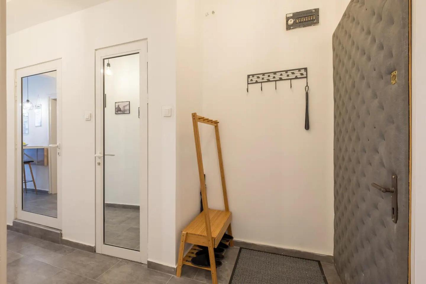 Stay And Play - Foosball And Comfort Sofia Exterior foto